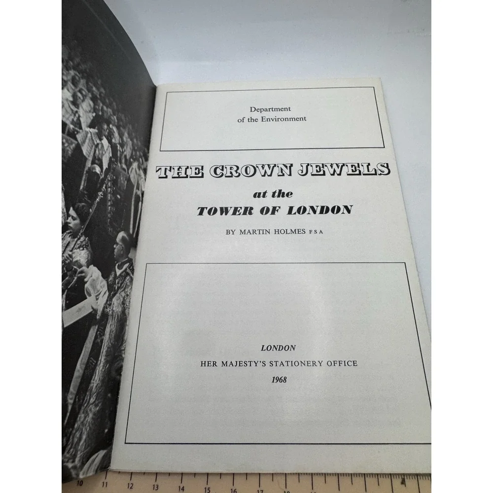 Vintage 1971 The Crown Jewels by Martin Holmes‎ Dept of the Environment Guide